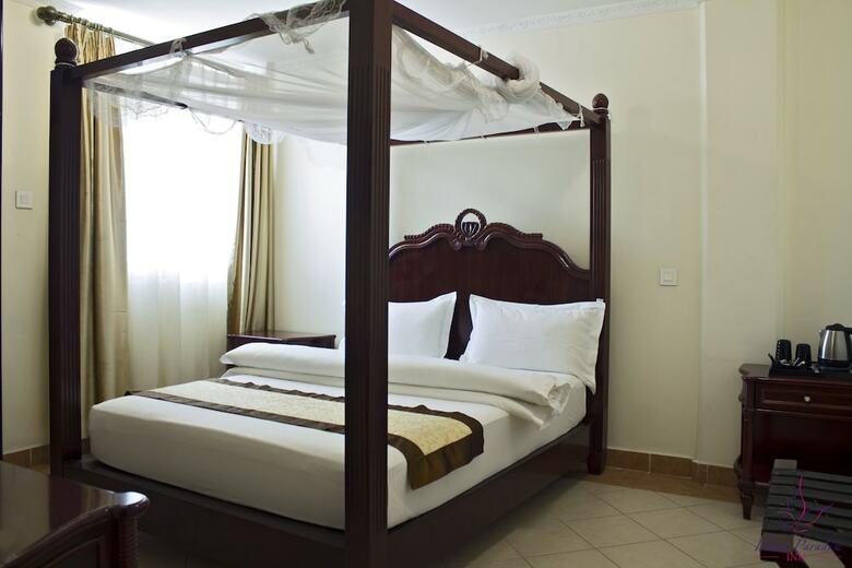 Hotel Island Paradise Inn