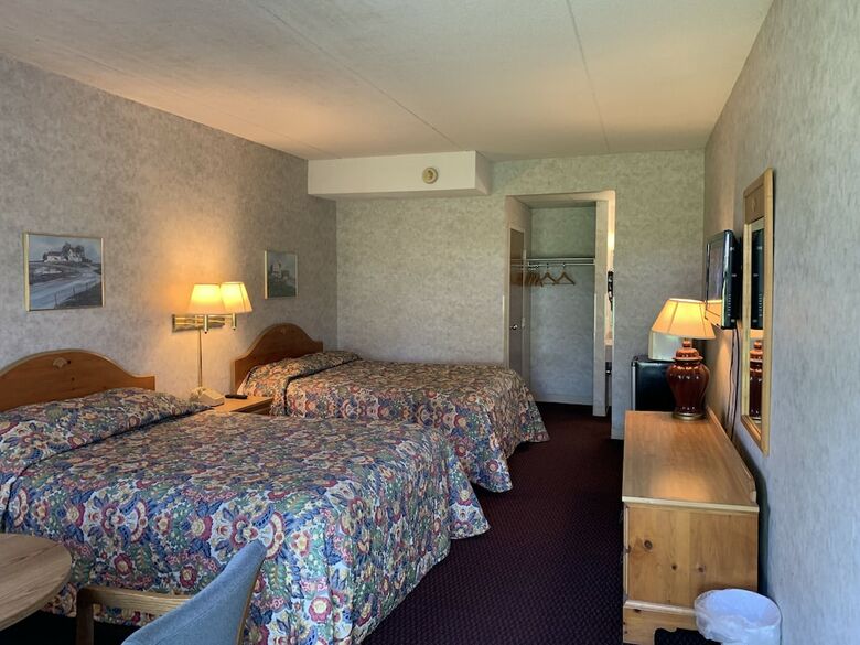 Hotel Olde Amish Inn