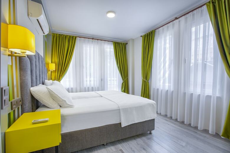 Twin Apart Hotel