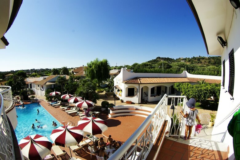 Hotel Baia Del Capo