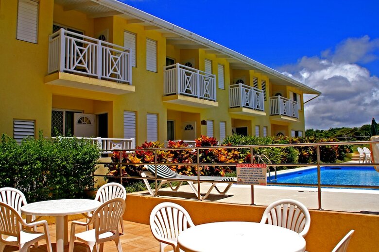 Tropical Winds Apartment Hotel