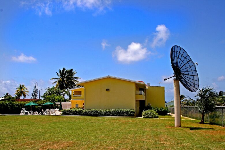 Tropical Winds Apartment Hotel