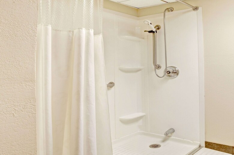 Hotel Ramada By Wyndham West Memphis