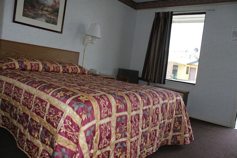 Motel Budget Host Inn Bristol