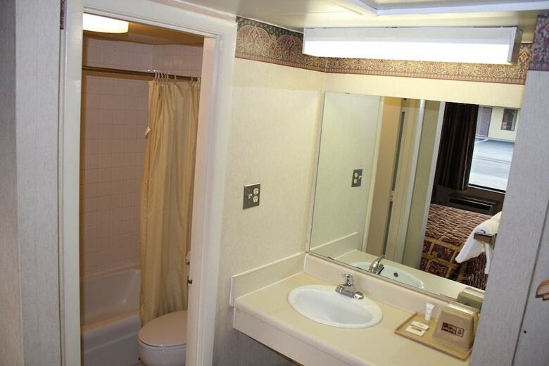 Motel Budget Host Inn Bristol
