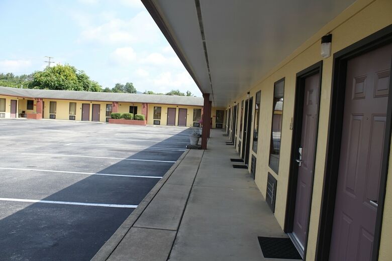 Motel Budget Host Inn Bristol