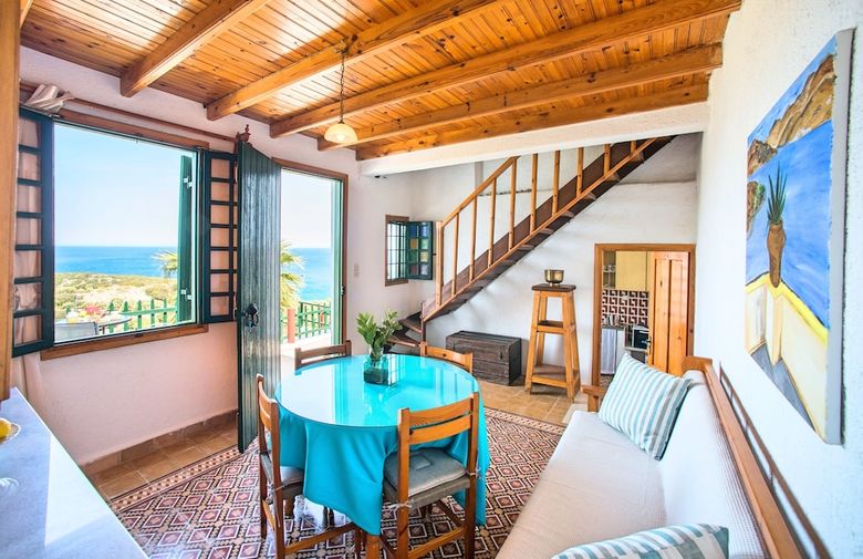 Apartamentos Anemone Seaside Traditional Homes