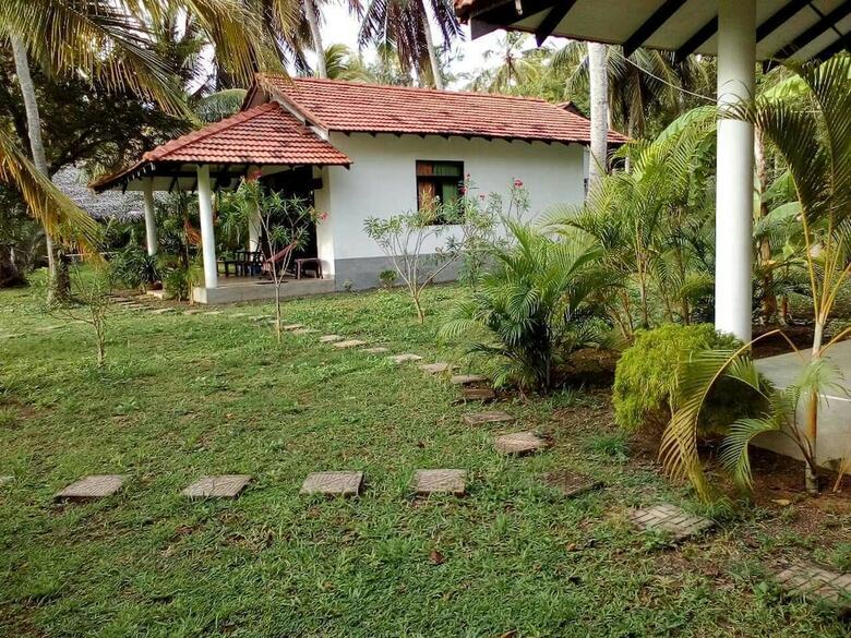 Hotel Chill Enjoy Cabanas & Restaurant