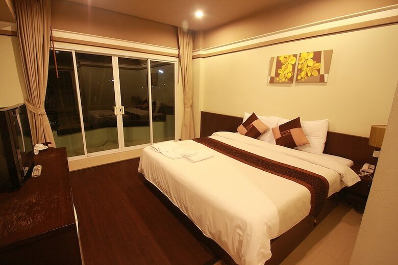 Narakul Resort Hotel