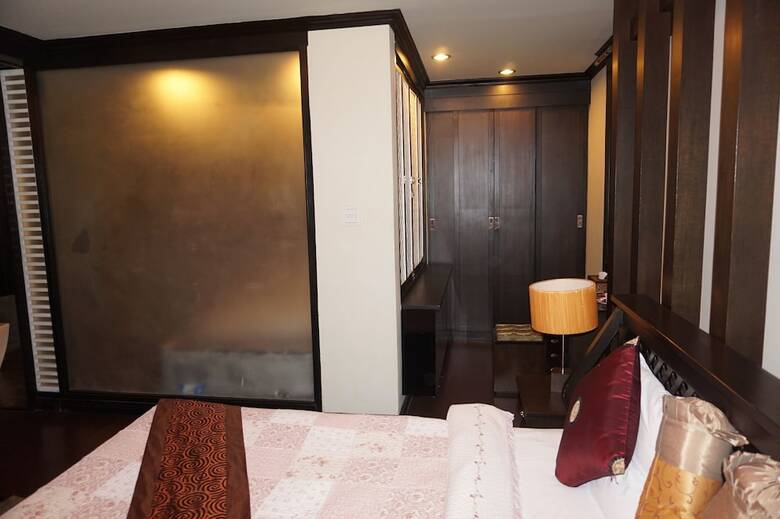 Narakul Resort Hotel