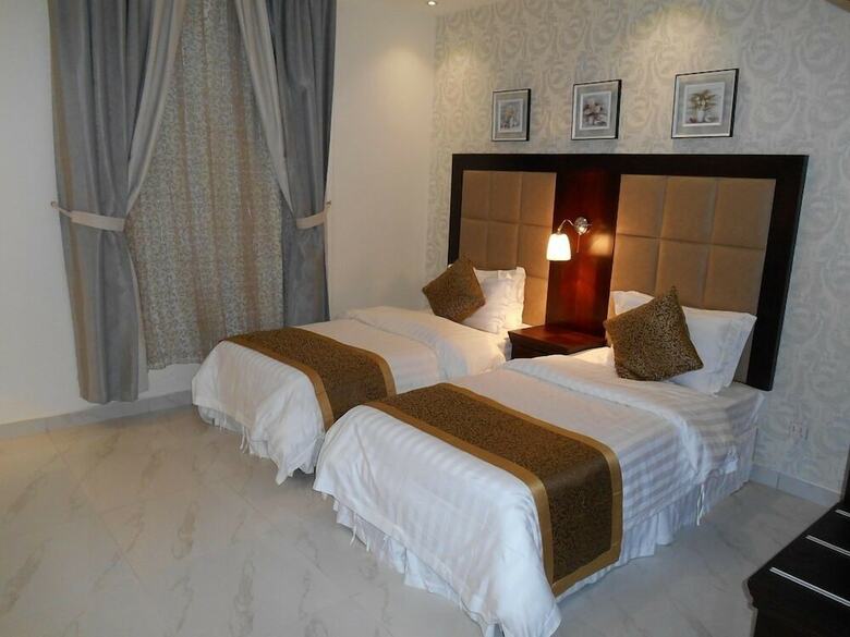 Hotel Julanar Alsharq Suites