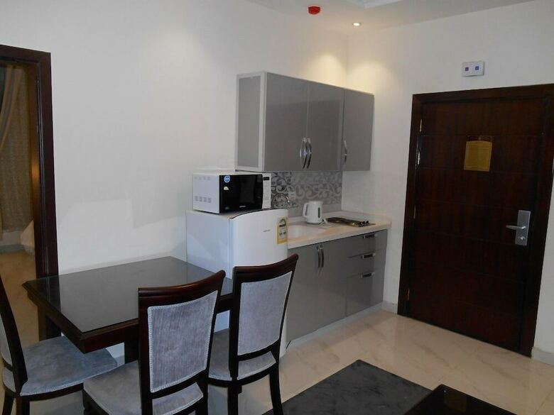 Hotel Julanar Alsharq Suites