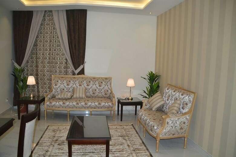 Hotel Julanar Alsharq Suites