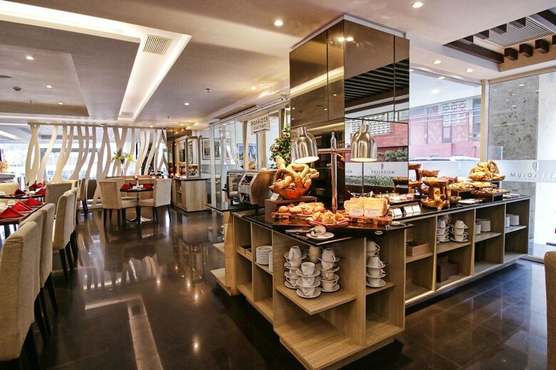 Platinum Adisucipto Hotel & Conference