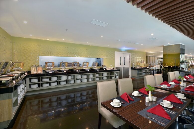 Platinum Adisucipto Hotel & Conference