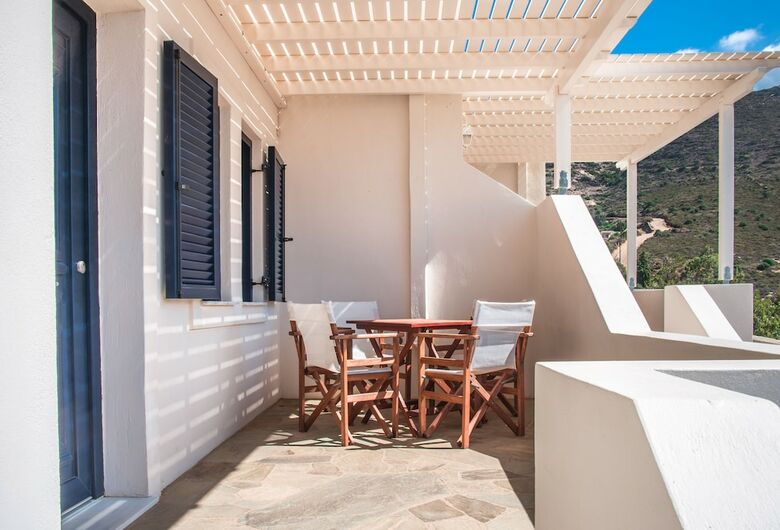 Luxury Family Apartment - Pool, Seaview, 200m Beach