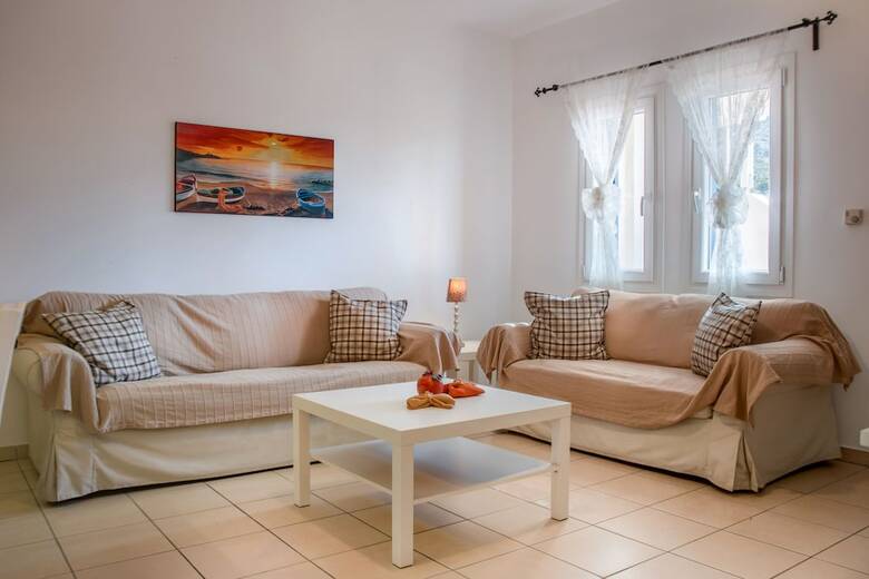 Luxury Family Apartment - Pool, Seaview, 200m Beach