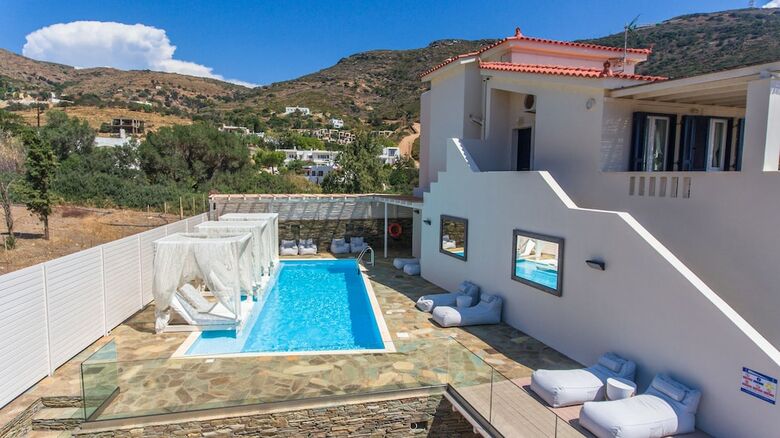 Luxury Family Apartment - Pool, Seaview, 200m Beach