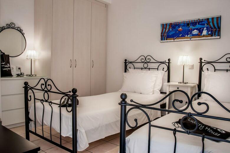 Luxury Family Apartment - Pool, Seaview, 200m Beach