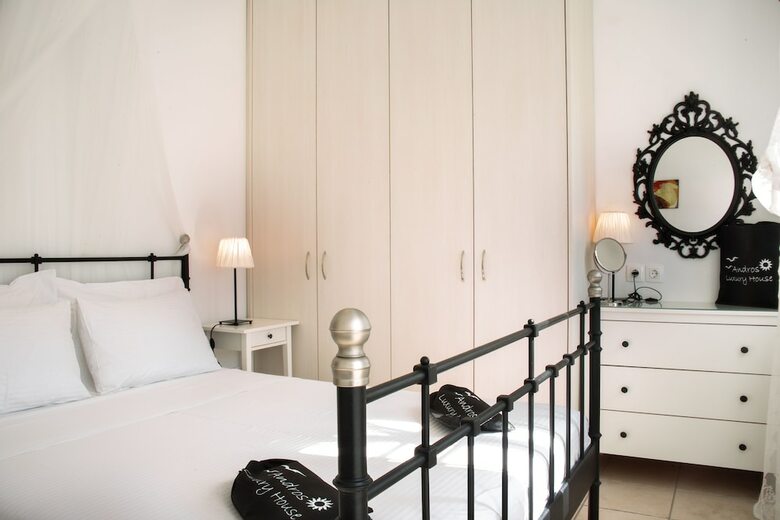 Luxury Family Apartment - Pool, Seaview, 200m Beach