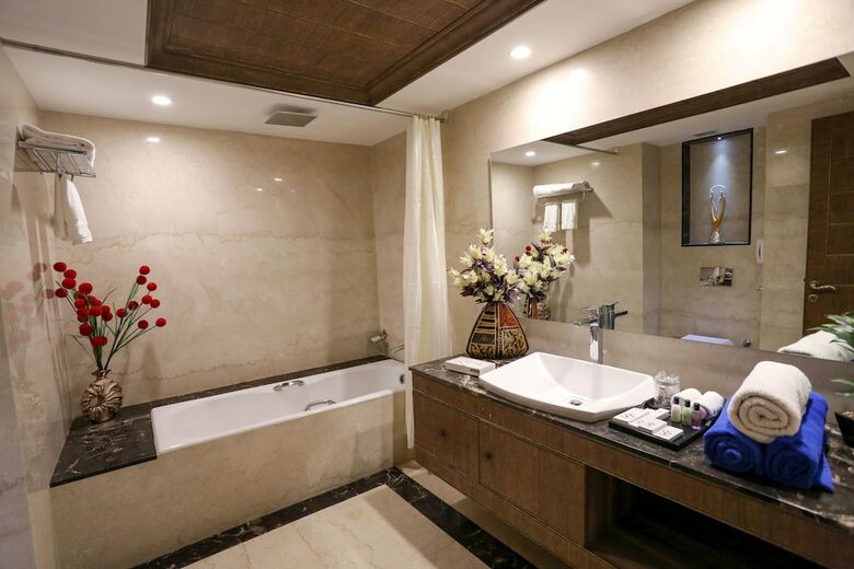 Hotel Sivaraj Holiday Inn