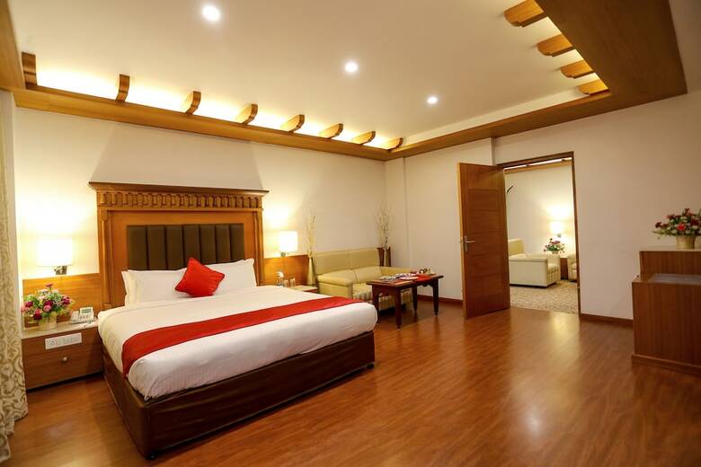 Hotel Sivaraj Holiday Inn