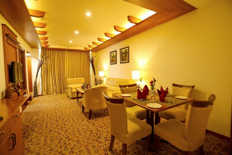 Hotel Sivaraj Holiday Inn