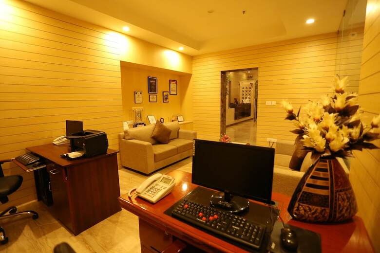 Hotel Sivaraj Holiday Inn