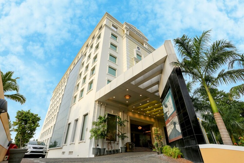 Hotel Sivaraj Holiday Inn