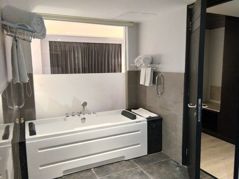 Hotel Ramada Encore By Wyndham Jalandhar