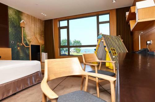 Tongli Lake View Hotel