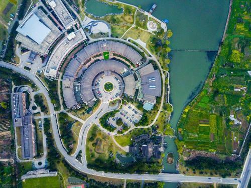 Tongli Lake View Hotel