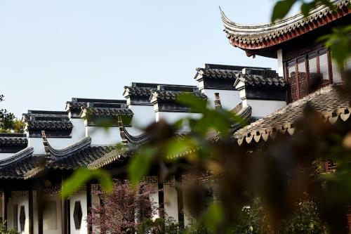 Tongli Lake View Hotel