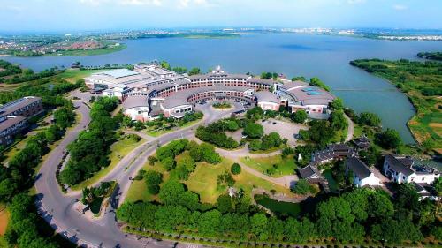 Tongli Lake View Hotel
