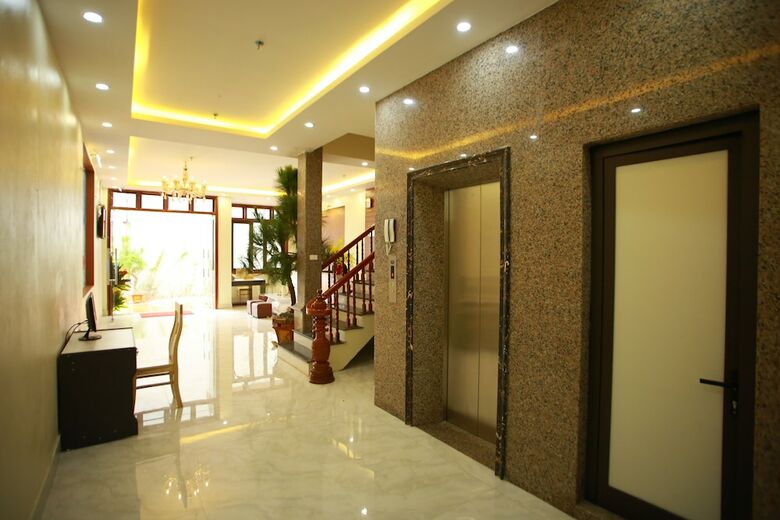 Family Airport Hotel