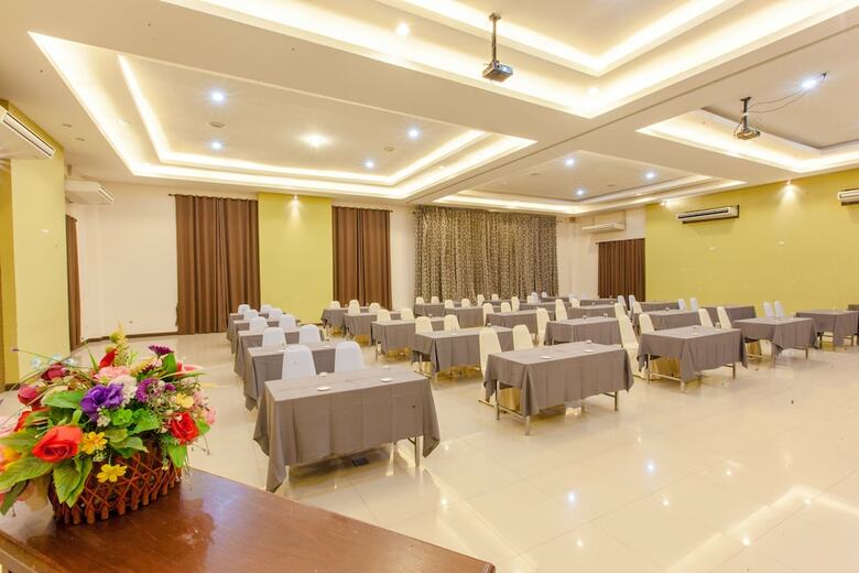 Hotel Varee Valley Resort And Restaurant