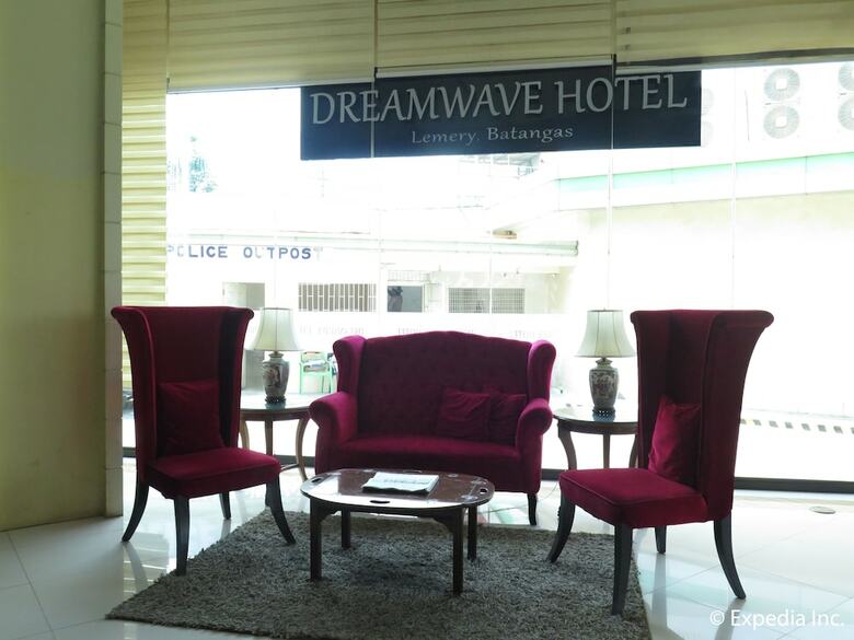 Dreamwave Hotel Lemery