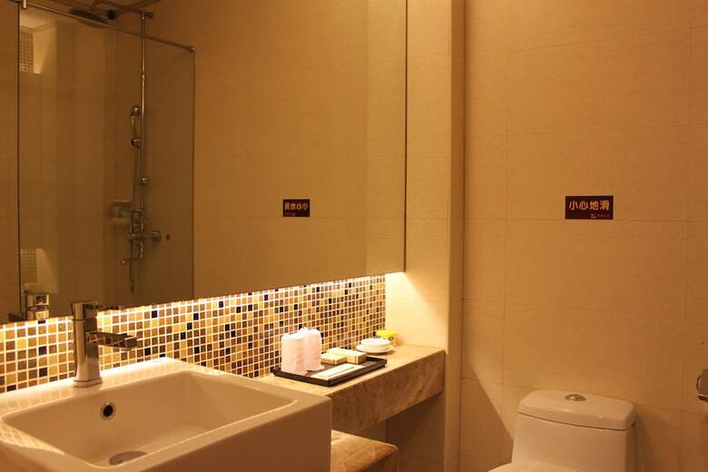 Huangpu Hotel