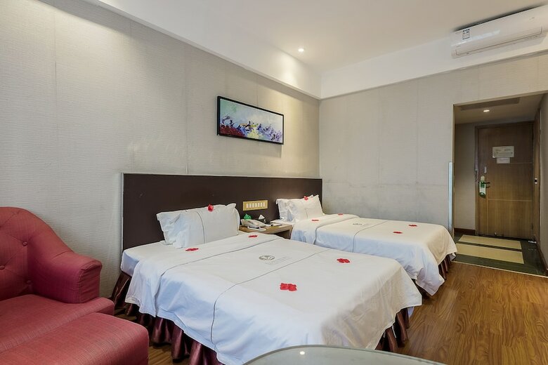 Huangpu Hotel