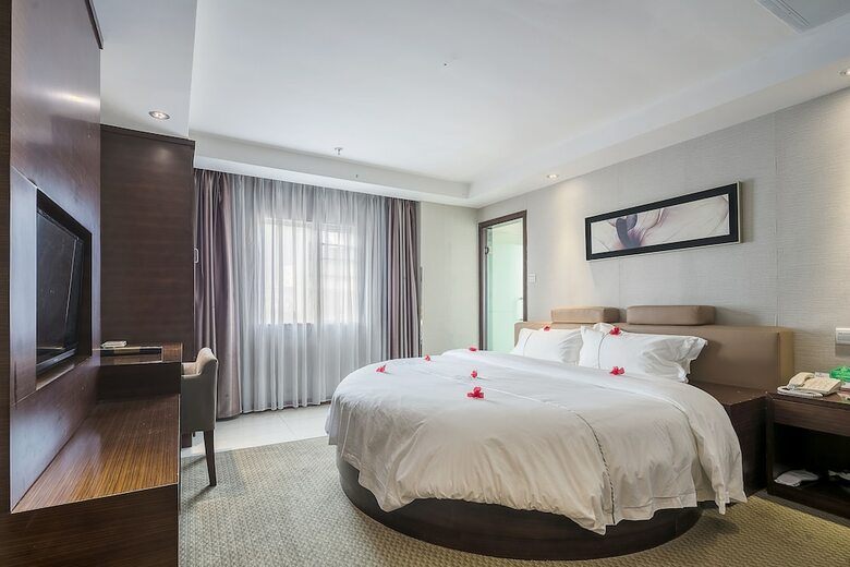 Huangpu Hotel