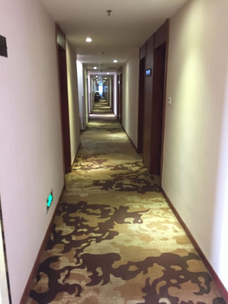 Huangpu Hotel