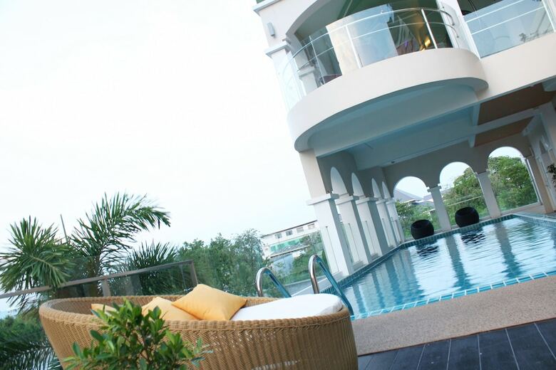 Grand Lord Hotel