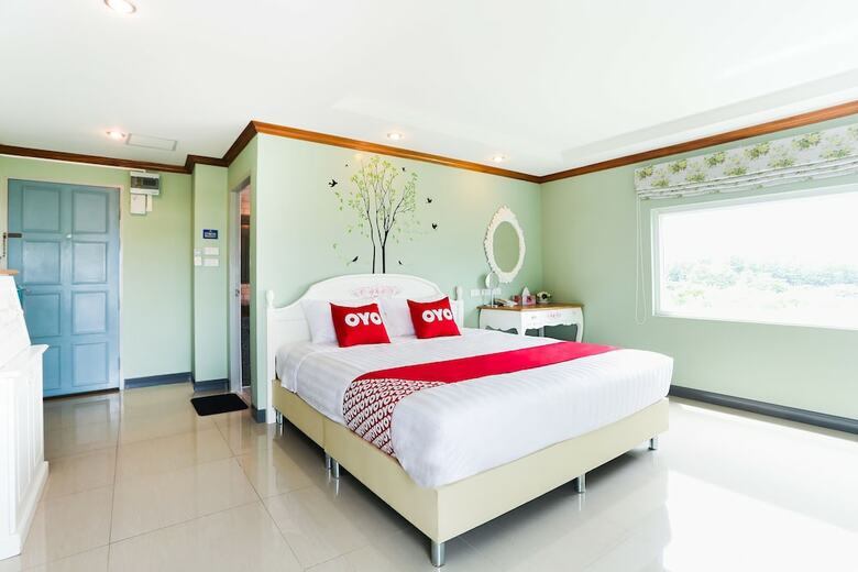 Oyo 317 The Lilly Hotel
