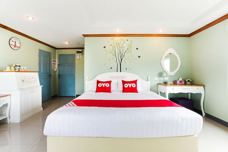 Oyo 317 The Lilly Hotel