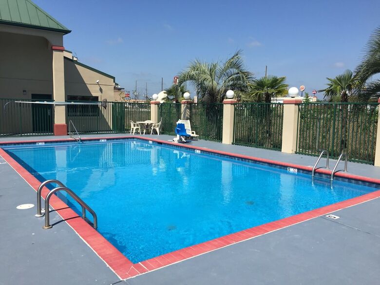 Hotel Best Inn & Suites
