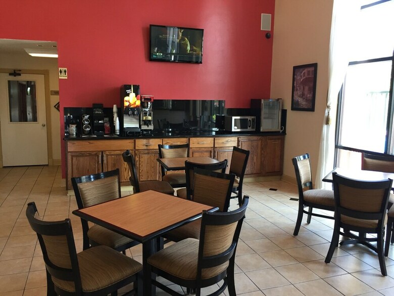 Hotel Best Inn & Suites