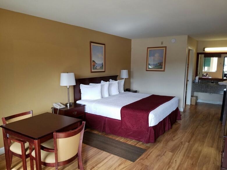 Hotel Best Inn & Suites
