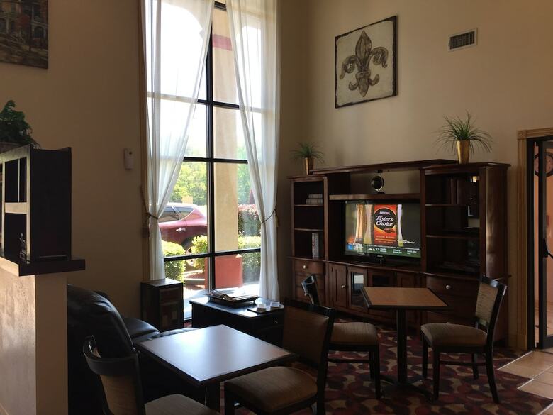Hotel Best Inn & Suites