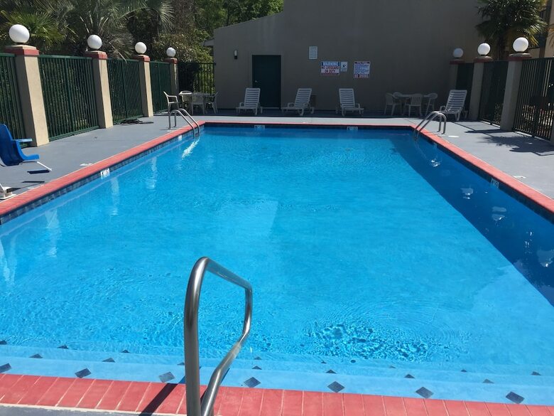 Hotel Best Inn & Suites