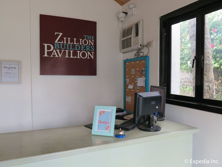 Hostal The Zillion Builders Pavilion